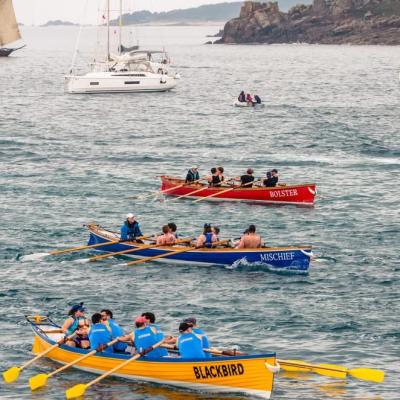 Picture of Blackbird mid-race with Mens A on the short race